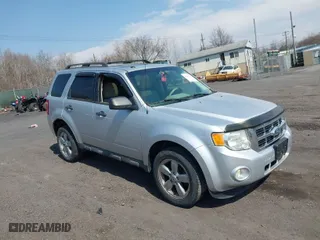 2011 Ford Escape XLT with VIN 1FMCU9DG2BKB88326, listed as a IAAI auction lot 41848202 with 173,464 mi miles. Bid and sale history available at carsss.com. Image 1.