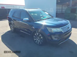 2016 Ford Explorer Platinum z VIN 1FM5K8HTXGGD09498, wystawiony jako IAAI lot #41661438 z przebiegiem 98 197 mil mil oraz . Historia ofert i sprzedaży dostępna na DreamBid. Obrazek 1.