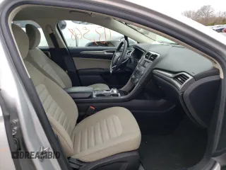 2017 Ford Fusion S with VIN 3FA6P0G77HR273995, listed as a Copart auction lot 82822813 with 113,568 mi miles and Non Repairable. Bid and sale history available at DreamBid. Image 5.