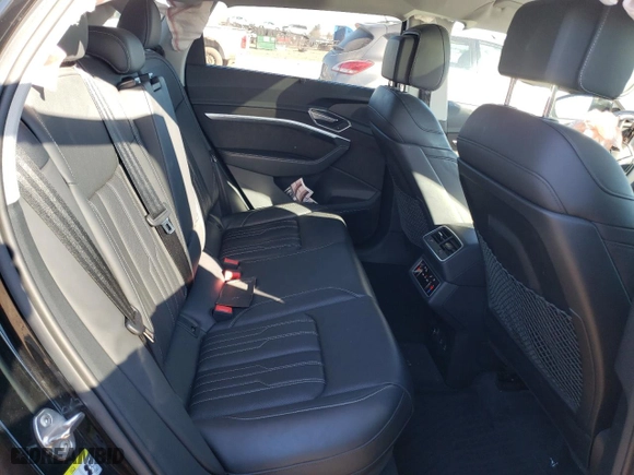 2019 Audi e-tron Prestige with VIN WA1VAAGE1KB010323, listed as a Copart auction lot 68242952 with 27,138 mi miles. Bid and sale history available at carsss.com. Image 10.