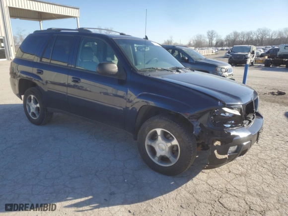 2008 Chevrolet TrailBlazer LT w/1LT with VIN 1GNDS13S482124813, listed as a Copart auction lot 42202925 with 158,301 mi miles and Salvage Title. Bid and sale history available at carsss.com. Image 4.