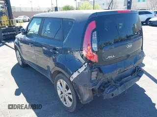 2016 Kia Soul + z VIN KNDJP3A54G7326607, wystawiony jako IAAI lot #39560246 z przebiegiem 122 430 mil mil oraz . Historia ofert i sprzedaży dostępna na DreamBid. Obrazek 3.