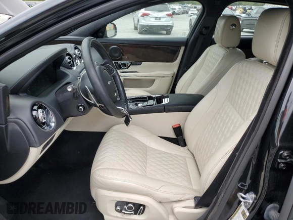 2019 Jaguar XJ Portfolio with VIN SAJWA2G77K8W17956, listed as a Copart auction lot 71780024 with 41,462 mi miles and Salvage Title. Bid and sale history available at DreamBid. Image 7.