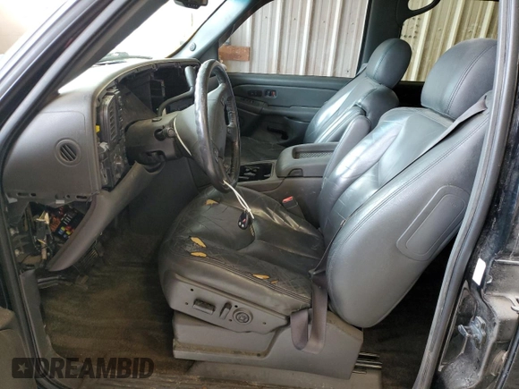 2003 Chevrolet Avalanche with VIN 3GNEK13T33G111841, listed as a Copart auction lot 71664204 with 216,045 mi miles and Salvage Title. Bid and sale history available at carsss.com. Image 7.