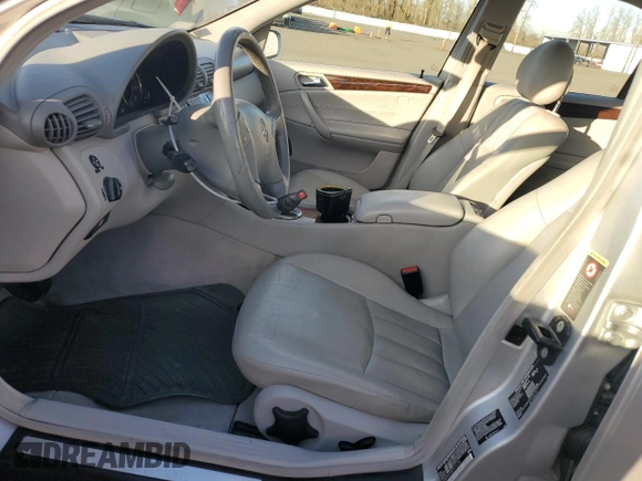 2005 Mercedes-Benz C 240 with VIN WDBRF81J35F674190, listed as a Copart auction lot 42167015 with 157,003 mi miles and Salvage Title. Bid and sale history available at DreamBid. Image 7.