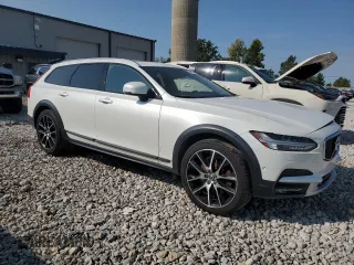 2017 Volvo V90 z VIN YV4A22NL5H1008353, wystawiony jako Copart lot #70598674 z przebiegiem 162 268 mil mil oraz Tytuł czysty. Historia ofert i sprzedaży dostępna na DreamBid. Obrazek 4.