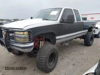 1997 Chevrolet Silverado 1500 with VIN 1GCEK19R0VE270671, listed as a IAAI auction lot 41848768 with 211,030 mi miles and . Bid and sale history available at DreamBid. Image 2.