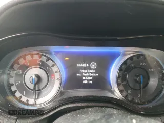 2019 Chrysler 300 S z VIN 2C3CCABG1KH577854, wystawiony jako Copart lot #47321705 z przebiegiem 112 511 mil mil oraz Szkoda całkowita • Salvage title. Historia ofert i sprzedaży dostępna na DreamBid. Obrazek 9.