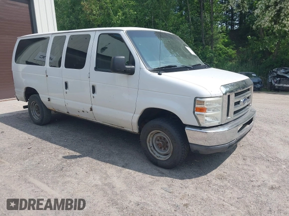 2010 Ford Econoline Passenger XL z VIN 1FBNE3BL3ADA77850, wystawiony jako IAAI lot #42320096 z przebiegiem 224 841 mil mil oraz . Historia ofert i sprzedaży dostępna na DreamBid. Obrazek 1.