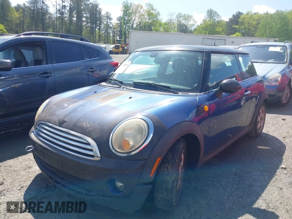 2008 MINI Hardtop with VIN WMWMF33538TU67798, listed as a IAAI auction lot 41978652 with 184,218 mi miles and . Bid and sale history available at DreamBid. Image 2.