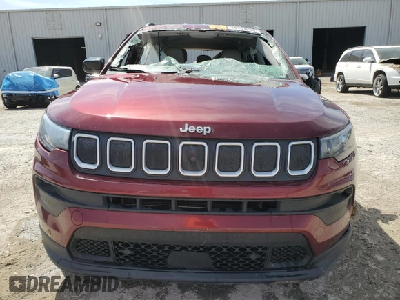 2022 Jeep Compass Latitude with VIN 3C4NJDBB3NT122001, listed as a Copart auction lot 49151555 with 92,165 mi miles and Salvage title. Bid and sale history available at DreamBid. Image 5.