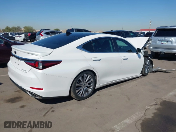 2021 Lexus ES with VIN 58ADZ1B19MU087967, listed as a IAAI auction lot 41680370 with 48,077 mi miles. Bid and sale history available at carsss.com. Image 4.