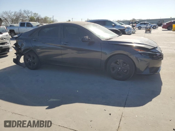 2023 Hyundai Elantra SEL z VIN 5NPLM4AG2PH103101, wystawiony jako Copart lot #49977135 z przebiegiem 28 443 mil mil oraz Szkoda całkowita • Salvage title. Historia ofert i sprzedaży dostępna na DreamBid. Obrazek 4.
