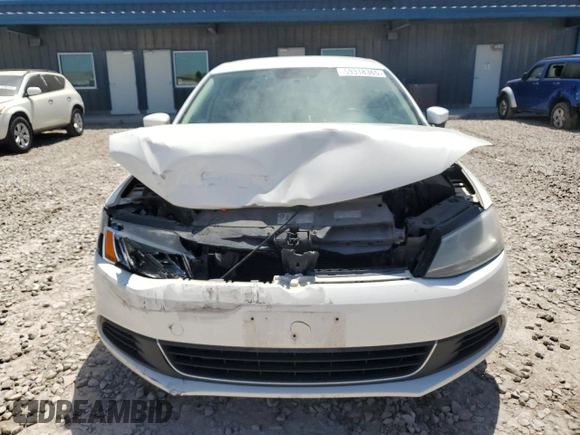 2013 Volkswagen Jetta SE with VIN 3VWDX7AJ8DM255685, listed as a Copart auction lot 59318365 with 146,345 mi miles and Salvage title. Bid and sale history available at DreamBid. Image 5.