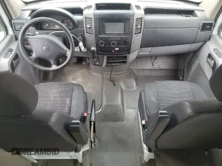 2009 Freightliner Sprinter z VIN WDYPF4AC995428926, wystawiony jako Copart lot #44266745 z przebiegiem 178 136 mil mil oraz Tytuł czysty. Historia ofert i sprzedaży dostępna na DreamBid. Obrazek 8.