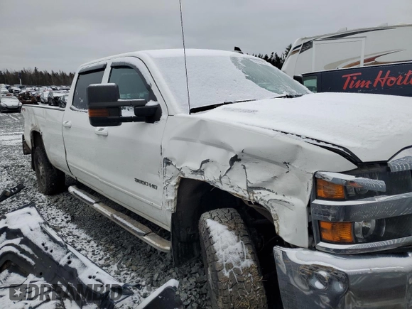 2015 Chevrolet Silverado 3500HD LT with VIN 1GC4KZE8XFF618267, listed as a Copart auction lot 87687325 with 156,087 mi miles and Non Repairable. Bid and sale history available at carsss.com. Image 4.