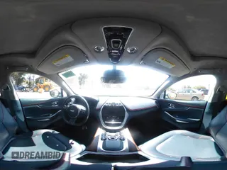 2021 Aston Martin DBX z VIN SCFVUJAW8MTV02568, wystawiony jako IAAI lot #42183964 z przebiegiem 53 608 mil mil oraz . Historia ofert i sprzedaży dostępna na DreamBid. Obrazek 18.