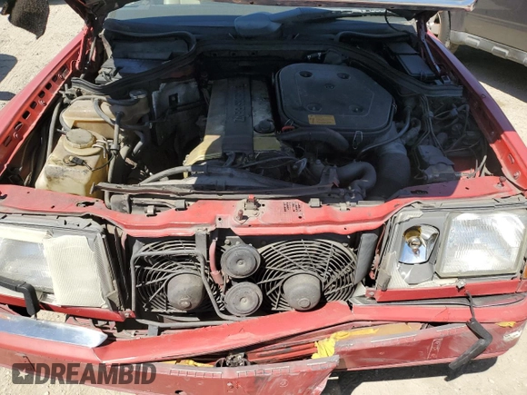 1990 Mercedes-Benz 300 CE с VIN WDBEA51D7LB137591, выставлен на аукционе Copart как лот 49811234 с пробегом 23 385 миль миль и Списание • Salvage title. История ставок и продаж доступна на DreamBid. Изображение 11.