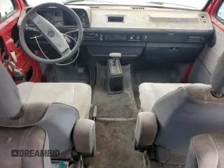 1990 Volkswagen Vanagon with VIN WV2YB0251LG109375, listed as a Copart auction lot 52151265 with 295,731 mi miles and Clean Title. Bid and sale history available at DreamBid. Image 8.