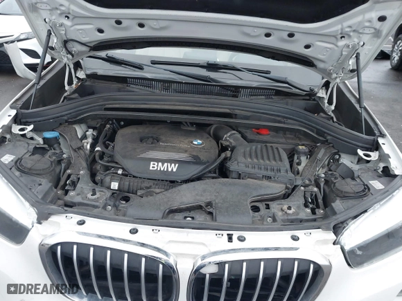 2018 BMW X1 sDrive28i with VIN WBXHU7C32J5H44246, listed as a IAAI auction lot 41477050 with 69,858 mi miles. Bid and sale history available at carsss.com. Image 10.