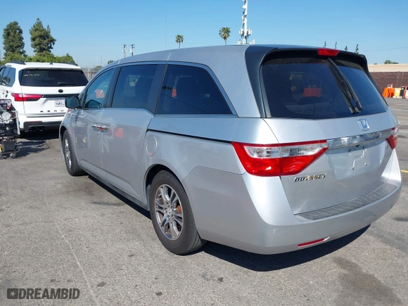 2013 Honda Odyssey EX with VIN 5FNRL5H43DB044603, listed as a IAAI auction lot 41996667 with 132,864 mi miles. Bid and sale history available at carsss.com. Image 3.