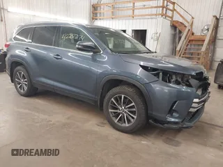 2019 Toyota Highlander SE z VIN 5TDJZRFH6KS999462, wystawiony jako IAAI lot #42207274 z przebiegiem 96 653 mil mil oraz . Historia ofert i sprzedaży dostępna na DreamBid. Obrazek 1.