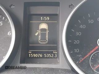 2014 Volkswagen Golf с VIN WVWDB7AJ0EW009796, выставлен на аукционе IAAI как лот 42467183 с пробегом 159 076 миль миль и . История ставок и продаж доступна на DreamBid. Изображение 7.