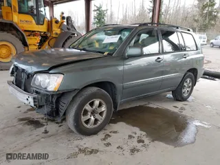 2004 Toyota Highlander with VIN JTEEP21AX40058820, listed as a IAAI auction lot 41798900 with 330,991 mi miles. Bid and sale history available at carsss.com. Image 2.
