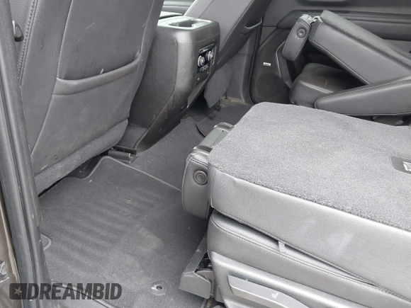 2021 Chevrolet Tahoe LT with VIN 1GNSCNKD7MR439900, listed as a IAAI auction lot 41187590 with 119,131 mi miles and . Bid and sale history available at DreamBid. Image 8.