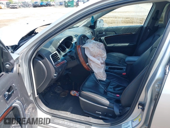 2012 Lincoln MKZ with VIN 3LNHL2JC7CR818999, listed as a IAAI auction lot 42509442 with Not provided miles and . Bid and sale history available at DreamBid. Image 5.