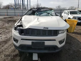 2019 Jeep Compass High Altitude with VIN 3C4NJDCB0KT672721, listed as a Copart auction lot 49393495 with 90,630 mi miles and Salvage title. Bid and sale history available at DreamBid. Image 5.