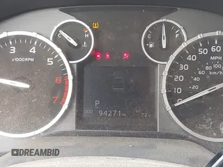 2017 Toyota Tundra SR z VIN 5TFUY5F12HX602084, wystawiony jako IAAI lot #41946571 z przebiegiem 94 271 mil mil oraz . Historia ofert i sprzedaży dostępna na DreamBid. Obrazek 15.