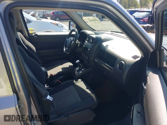 2016 Jeep Patriot Latitude with VIN 1C4NJPFA2GD633341, listed as a IAAI auction lot 42403814 with 98,768 mi miles and . Bid and sale history available at DreamBid. Image 5.