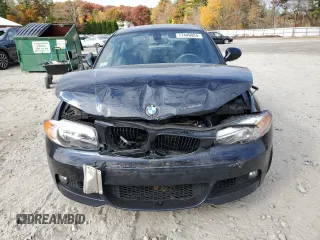 2013 BMW 1 Series 128i z VIN WBAUP9C57DVF46781, wystawiony jako Copart lot #77449004 z przebiegiem 98 551 mil mil oraz Czysty tytuł • Clean title. Historia ofert i sprzedaży dostępna na DreamBid. Obrazek 5.