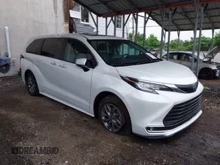 2023 Toyota Sienna XLE z VIN 5TDYSKFC3PS083764, wystawiony jako IAAI lot #42214849 z przebiegiem 24 761 mil mil oraz . Historia ofert i sprzedaży dostępna na DreamBid. Obrazek 1.