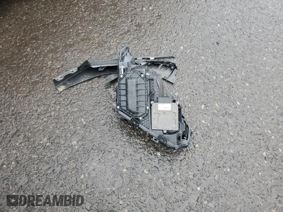 2020 Lexus NX 300 F Sport z VIN JTJSARDZ8L5015532, wystawiony jako Copart lot #52137535 z przebiegiem 14 602 mil mil oraz Szkoda całkowita • Salvage title. Historia ofert i sprzedaży dostępna na DreamBid. Obrazek 15.