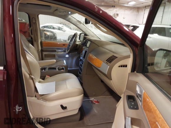 2009 Chrysler Town & Country Limited with VIN 2A8HR64X89R542770, listed as a IAAI auction lot 41276841 with 211,499 mi miles. Bid and sale history available at carsss.com. Image 5.