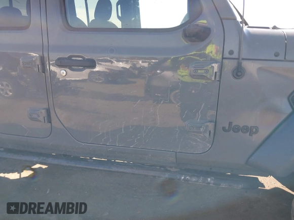 2020 Jeep Gladiator Sport S with VIN 1C6JJTAG6LL190749, listed as a IAAI auction lot 41401209 with 97,292 mi miles and . Bid and sale history available at DreamBid. Image 6.