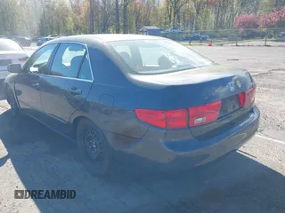 2005 Honda Accord EX z VIN 1HGCM56715A129743, wystawiony jako IAAI lot #42145886 z przebiegiem 203 762 mil mil oraz . Historia ofert i sprzedaży dostępna na DreamBid. Obrazek 3.