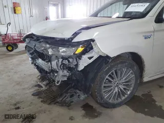 2020 Mitsubishi Outlander PHEV SEL with VIN JA4J24A55LZ008945, listed as a IAAI auction lot 41632264 with 87,133 mi miles. Bid and sale history available at carsss.com. Image 6.