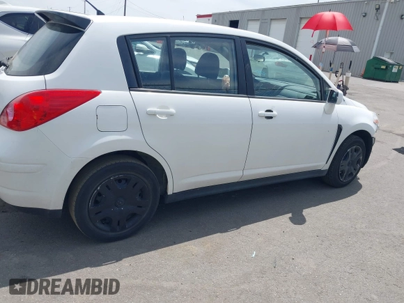 2010 Nissan Versa S z VIN 3N1BC1CP7AL457734, wystawiony jako IAAI lot #42418882 z przebiegiem 194 207 mil mil oraz . Historia ofert i sprzedaży dostępna na DreamBid. Obrazek 13.