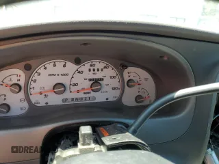 2001 Ford Explorer Sport z VIN 1FMYU60E41UA39699, wystawiony jako Copart lot #62336524 z przebiegiem 223 772 mil mil oraz Szkody całkowita. Historia ofert i sprzedaży dostępna na DreamBid. Obrazek 9.