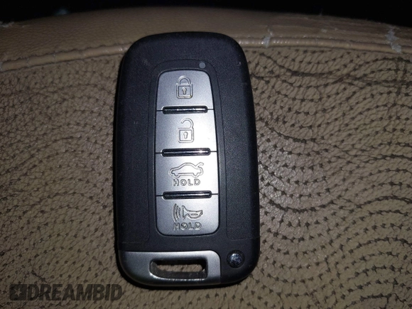 2013 Hyundai Elantra Limited with VIN 5NPDH4AE9DH172712, listed as a IAAI auction lot 42098053 with 191,940 mi miles and . Bid and sale history available at DreamBid. Image 11.