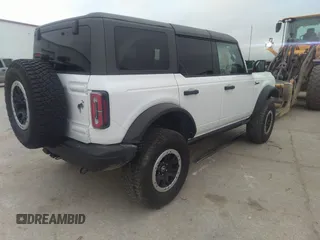 2023 Ford Bronco z VIN 1FMEE5DP9PLB30696, wystawiony jako IAAI lot #41468543 z przebiegiem 12 465 mil mil oraz . Historia ofert i sprzedaży dostępna na DreamBid. Obrazek 4.