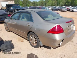 2006 Honda Accord EX-L z VIN 1HGCM56846A038055, wystawiony jako IAAI lot #42054400 z przebiegiem 334 562 mil mil oraz . Historia ofert i sprzedaży dostępna na DreamBid. Obrazek 3.