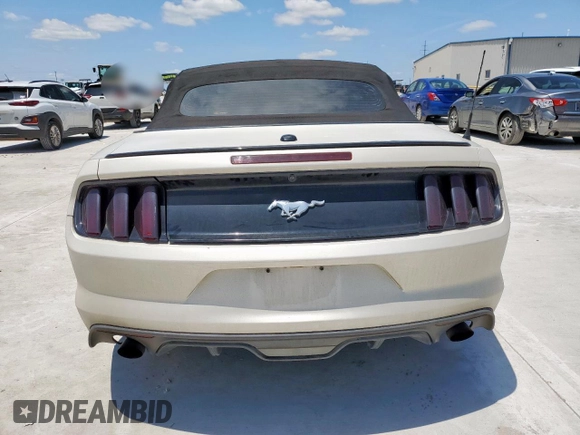 2015 Ford Mustang EcoBoost Premium z VIN 1FATP8UHXF5393014, wystawiony jako Copart lot #58863735 z przebiegiem 116 661 mil mil oraz Czysty tytuł • Clean title. Historia ofert i sprzedaży dostępna na DreamBid. Obrazek 6.