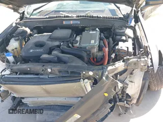2015 Ford Fusion S Hybrid with VIN 3FA6P0UU9FR106402, listed as a IAAI auction lot 41983961 with 27,122 mi miles. Bid and sale history available at carsss.com. Image 10.