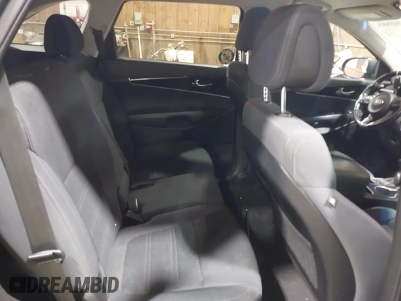 2016 Kia Sorento LX with VIN 5XYPGDA39GG170291, listed as a IAAI auction lot 42045883 with 136,848 mi miles. Bid and sale history available at carsss.com. Image 8.