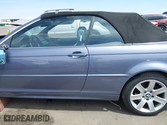 2001 BMW 3 Series 325Ci with VIN WBABS33481JY57209, listed as a IAAI auction lot 41895588 with 1 mi miles. Bid and sale history available at carsss.com. Image 14.