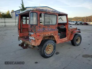 1979 Toyota Land Cruiser z VIN FJ40301186, wystawiony jako Copart lot #81364664 z przebiegiem 9 490 mil mil oraz Czysty tytuł • Clean title. Historia ofert i sprzedaży dostępna na DreamBid. Obrazek 3.